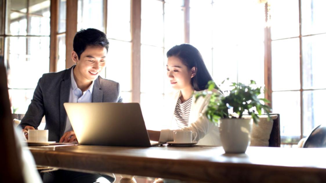 SEO workshop environment showing collaborative learning space